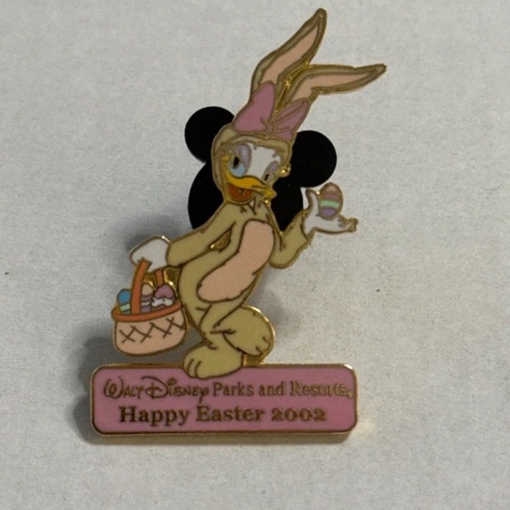 Disney Parks Daisy Duck Easter Enamel Pin - Pink & Tan